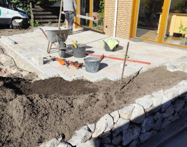 Terrassenneubau, Bauphase Pflasterung
