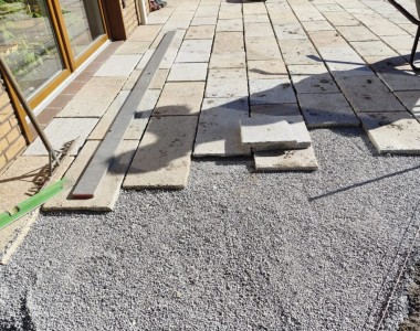 Terrassenneubau, Pflasterung
